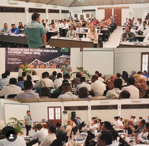 MENGHADIRI PEMBUKAAN DIKLAT MANAJEMEN AIR MINUM BUMD AIR MINUM JAWA TENGAH